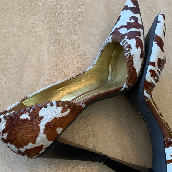 🎉HOST PICK🎉GIANNI BINI heel, brown/white fur, cut out sides, 3.5” heel. 8M EUC - Picture 8 of 12